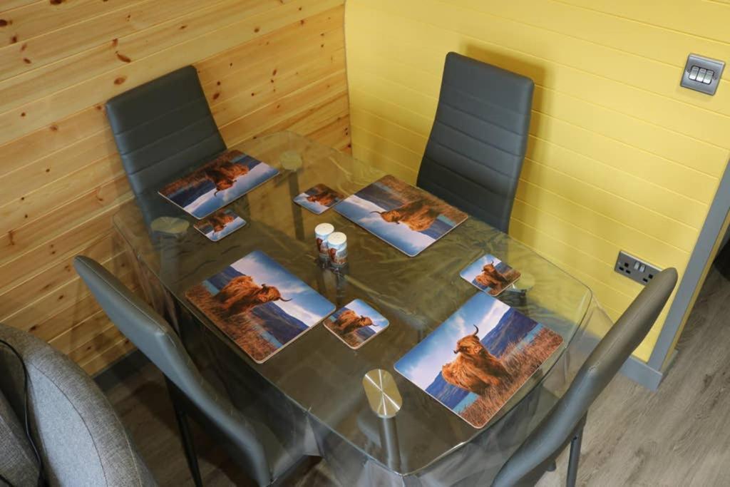 Glampods Glamping Pod - Meet Highland Cows And Sheep Elgin Villa Exterior photo