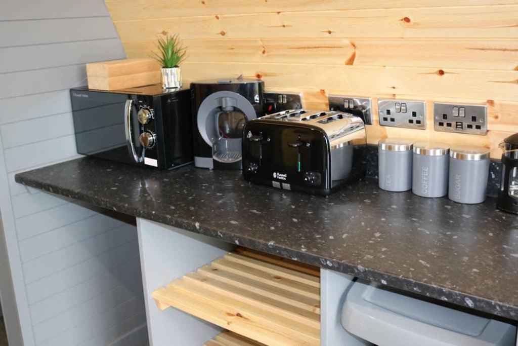 Glampods Glamping Pod - Meet Highland Cows And Sheep Elgin Villa Exterior photo