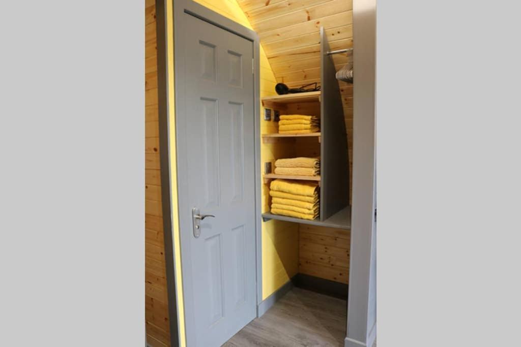 Glampods Glamping Pod - Meet Highland Cows And Sheep Elgin Villa Exterior photo